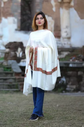 Charismatic Ivory White Colour Semi Pashmina Sozni Shawl With Beautiful Border Owning A Unique Accessory.