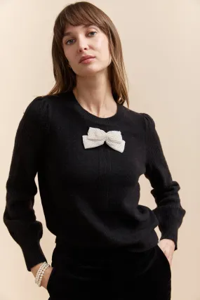 Sweater with pearls bow